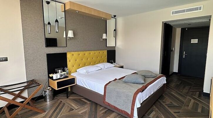 Enki Royal Çeşme Otel