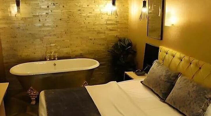 Enki Royal Çeşme Otel
