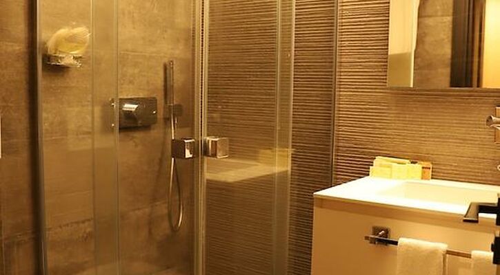 Enki Royal Çeşme Otel